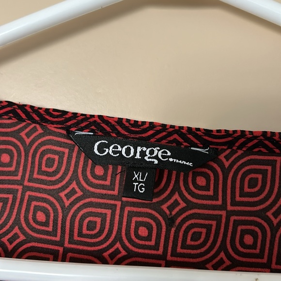 Red pattern with black lace tank top size XL - Picture 5 of 5